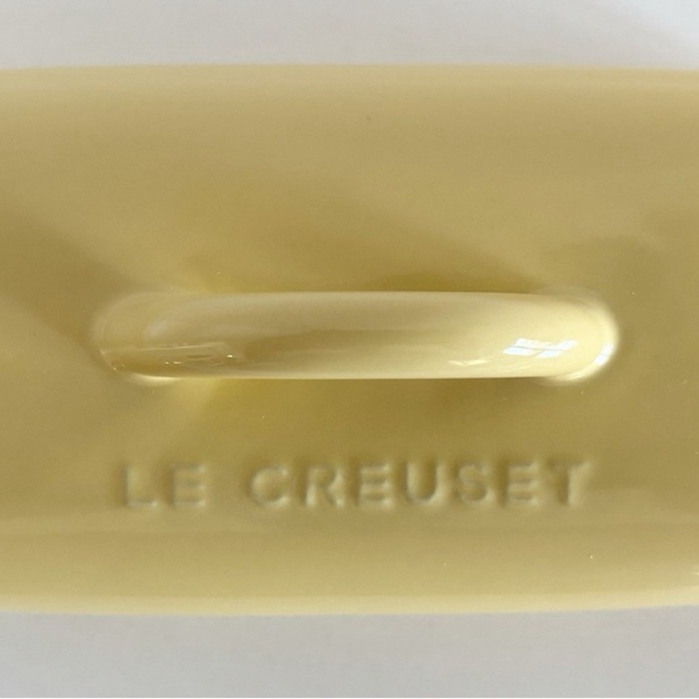 RARE Le Creuset Heritage Butter Dish New Camomille Yellow Color - New in Box - Picture 5 of 8